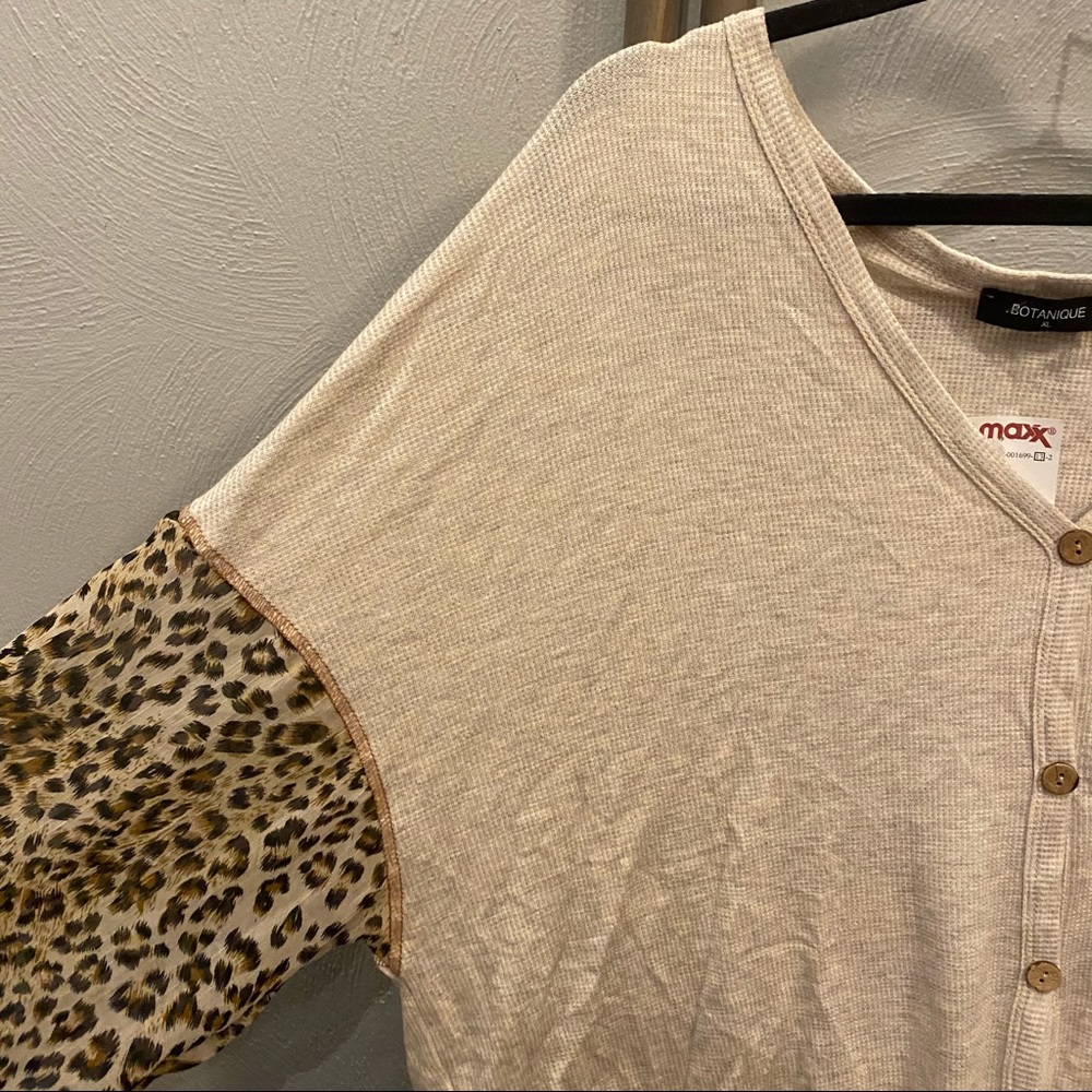 NWOT Botanique Cheetah Print Thermal - Picture 2 of 7